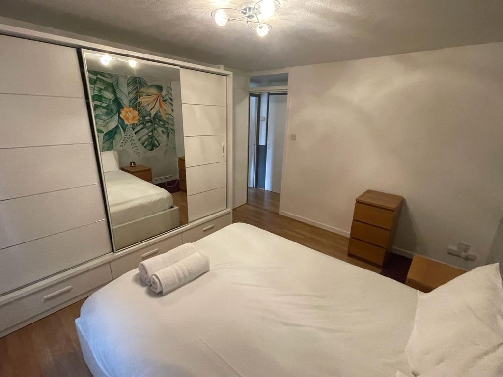 Property photo 3 of 7 Bedroom