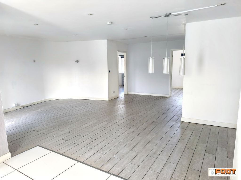 Property photo 3 of 11 Photo 14