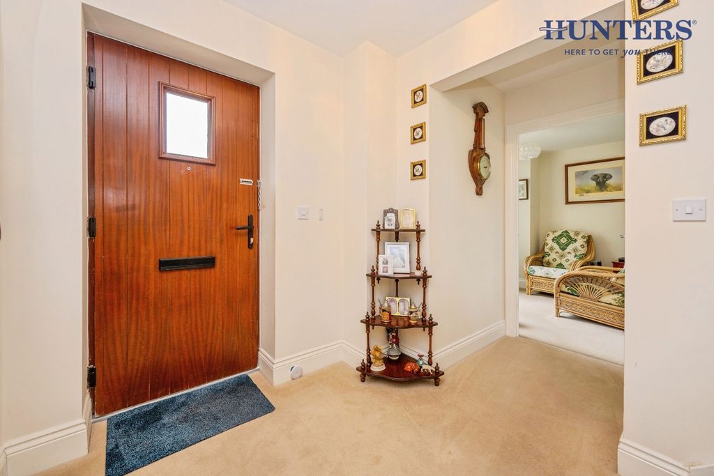Property photo 3 of 37 Pbox-Img.Jpg