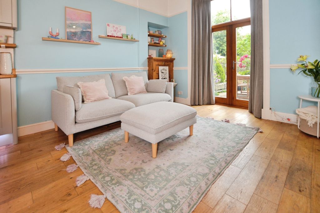 Property photo 2 of 12