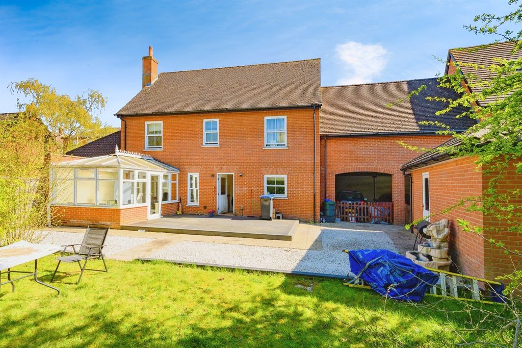 Property photo 2 of 17