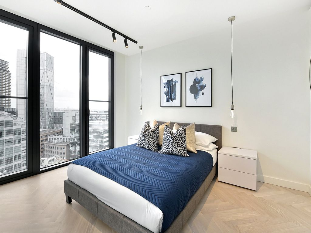 Property photo 3 of 15 One Crown Place