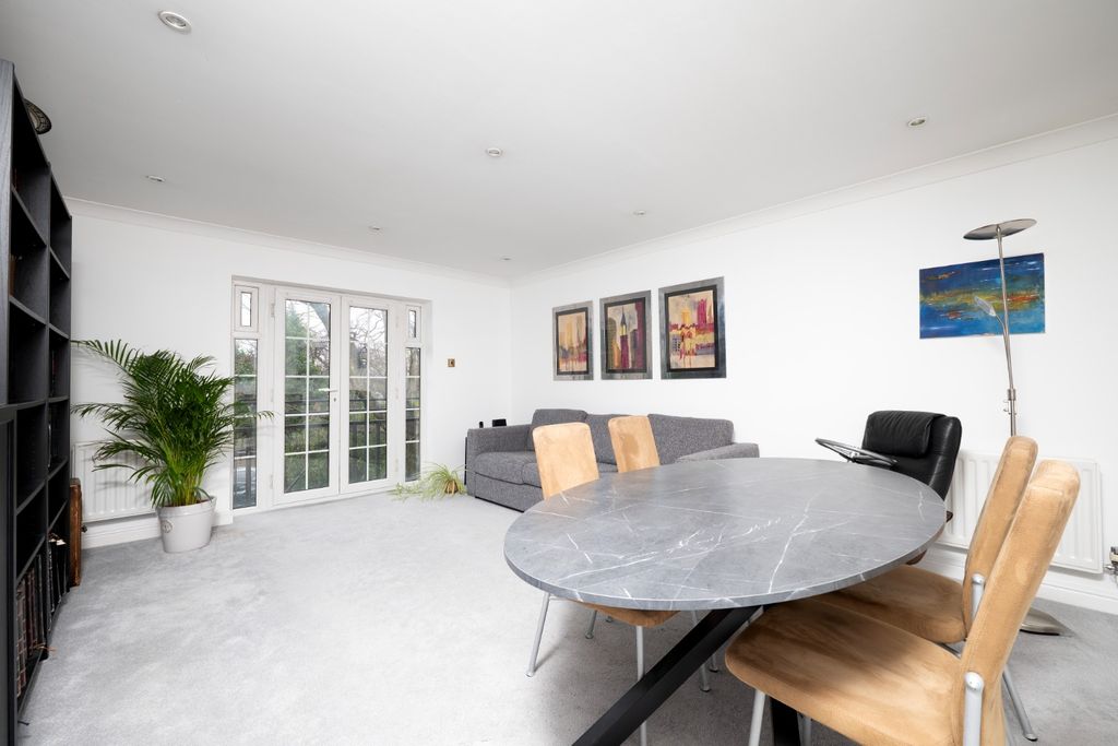 Property photo 2 of 12 4713694