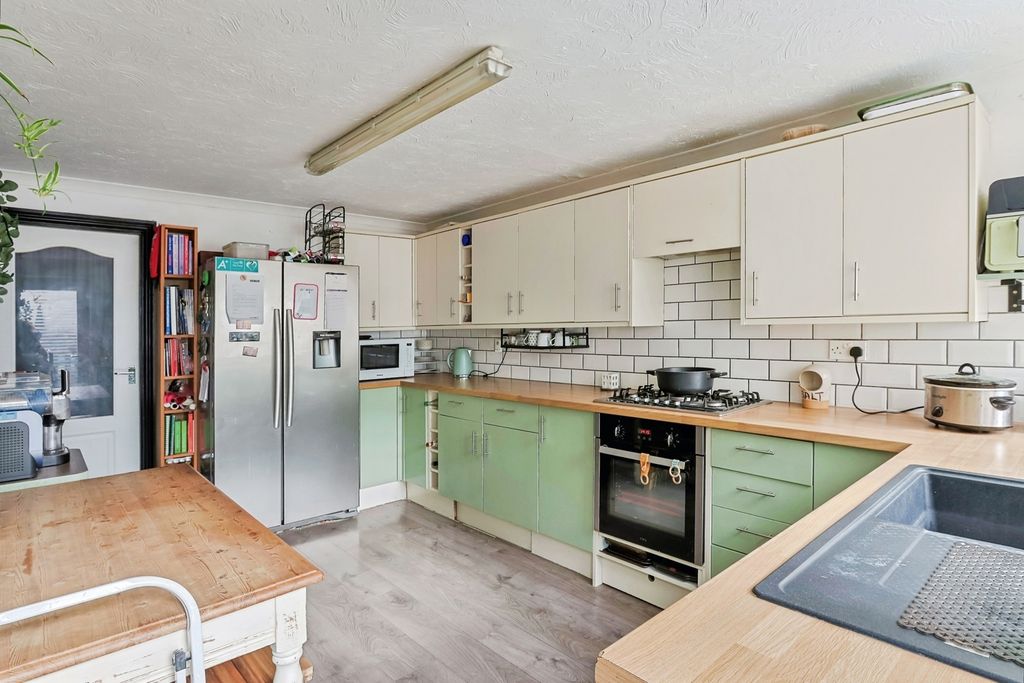 Property photo 3 of 22 Pbox-Img.Jpg