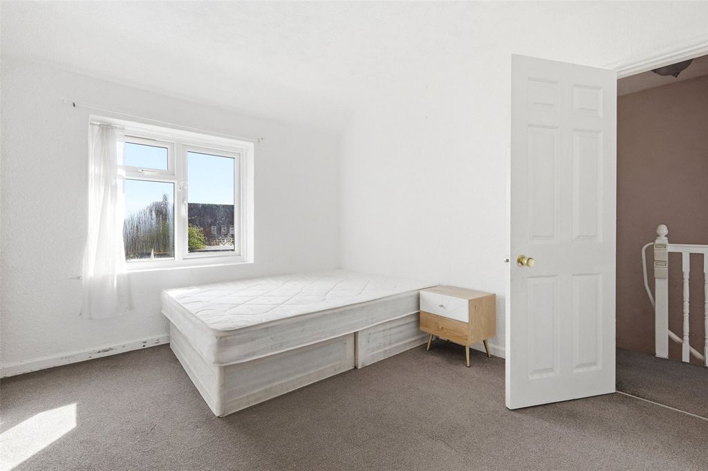 Additional image 20 of 2 bed detached house to rentJoan Road, Dagenham RM8
