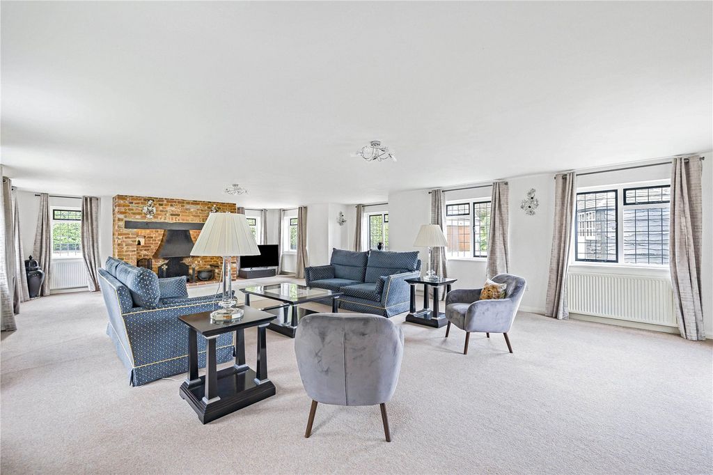 Property photo 2 of 27 Picture No. 72