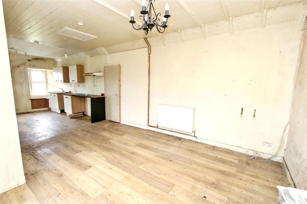 Property photo 3 of 16 Living Room