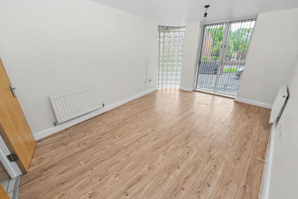 Property photo 3 of 9 Apartment 2, 2 Lee Bank Middleway, Birmingham, B15 2Be