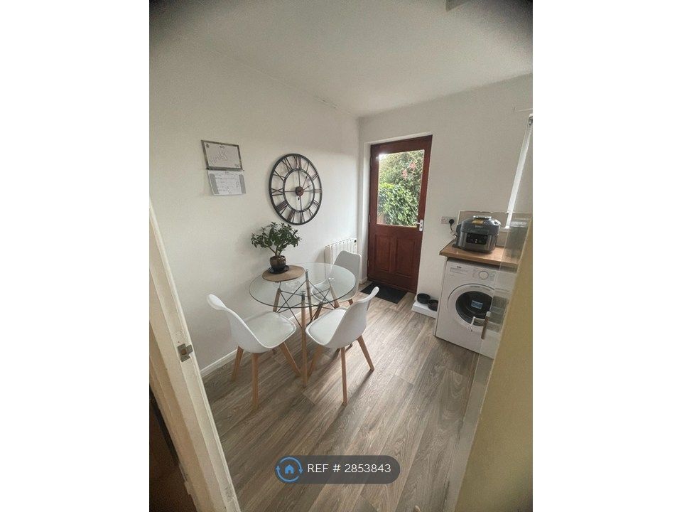 Property photo 2 of 34