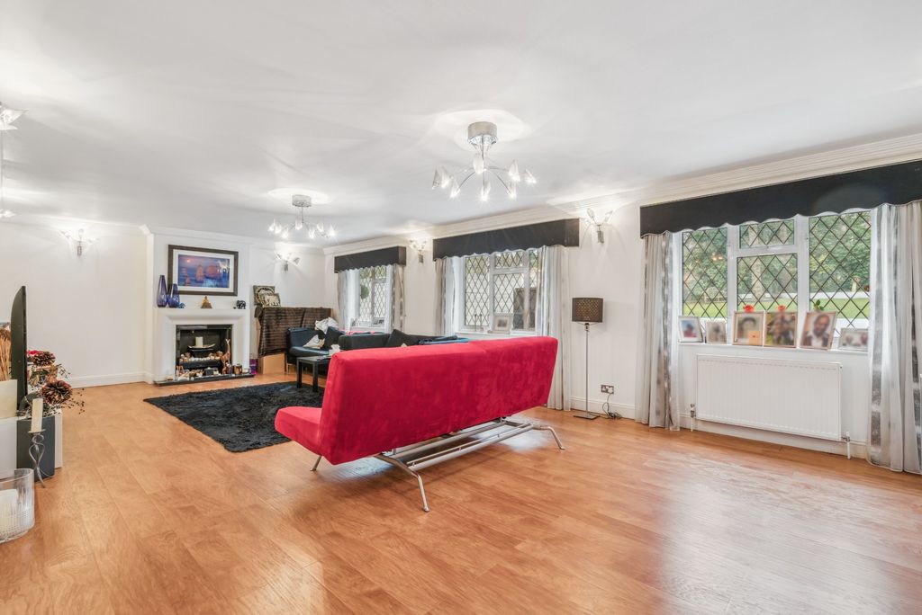 Property photo 3 of 16