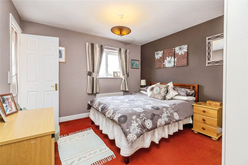 Property photo 2 of 19 Bedroom 2