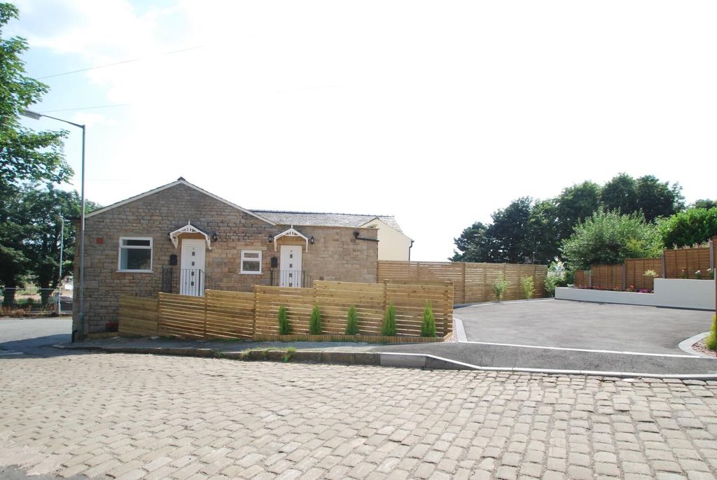 Property photo 2 of 16