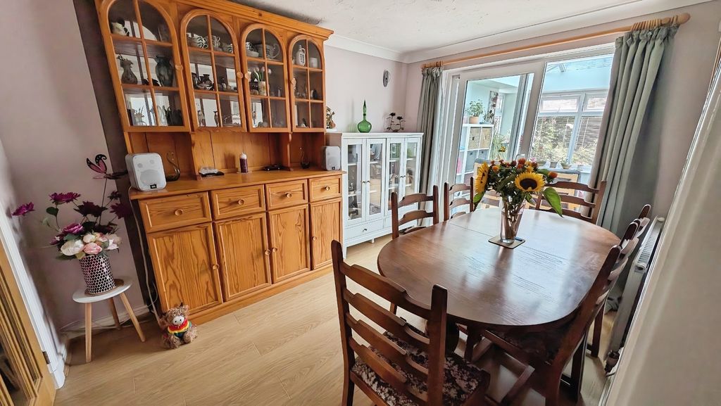 Property photo 3 of 26 Pbox-Img.Jpg