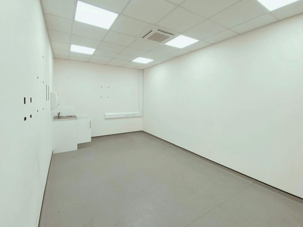 Property photo 3 of 11 File 68.Jpg