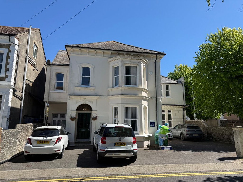 Property photo 1 of 18 Picture No. 05