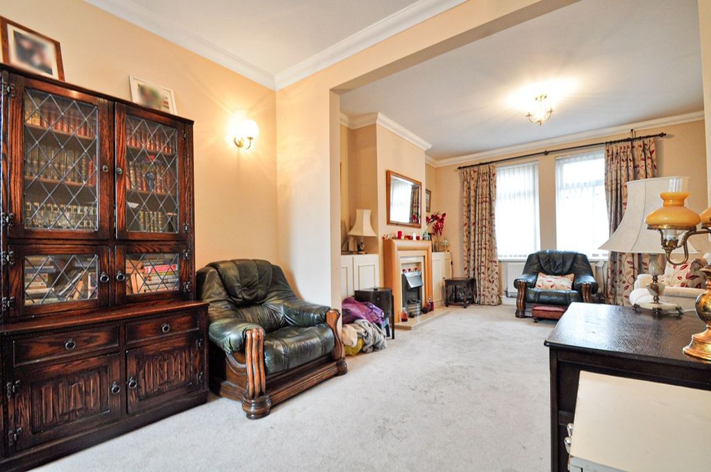 Property photo 3 of 18