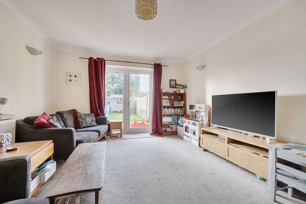 Property photo 2 of 18 1408984-6-698F55c...