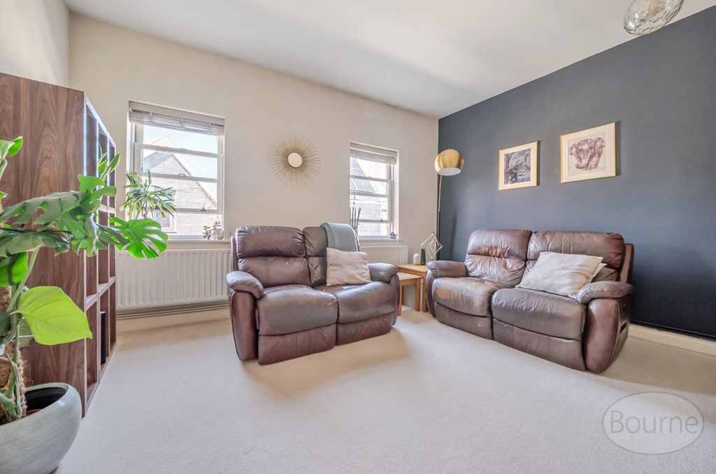 Property photo 2 of 17 B345301B-Add3-481...