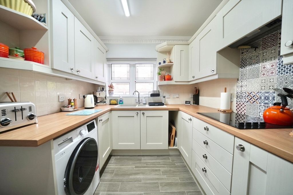 Additional image 7 of 2 bed flat for saleSutherland Court Gardens, Cromer NR27