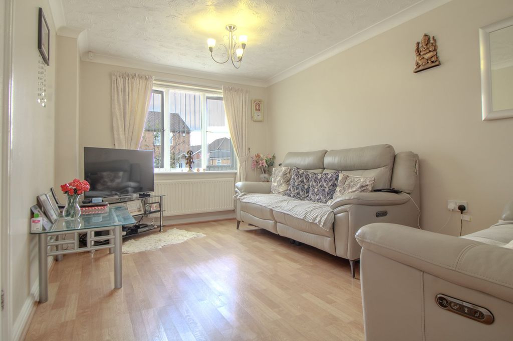 Property photo 3 of 12