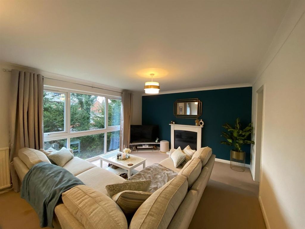 Property photo 2 of 22