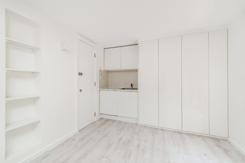 Property photo 3 of 7 Living_Room (Example)