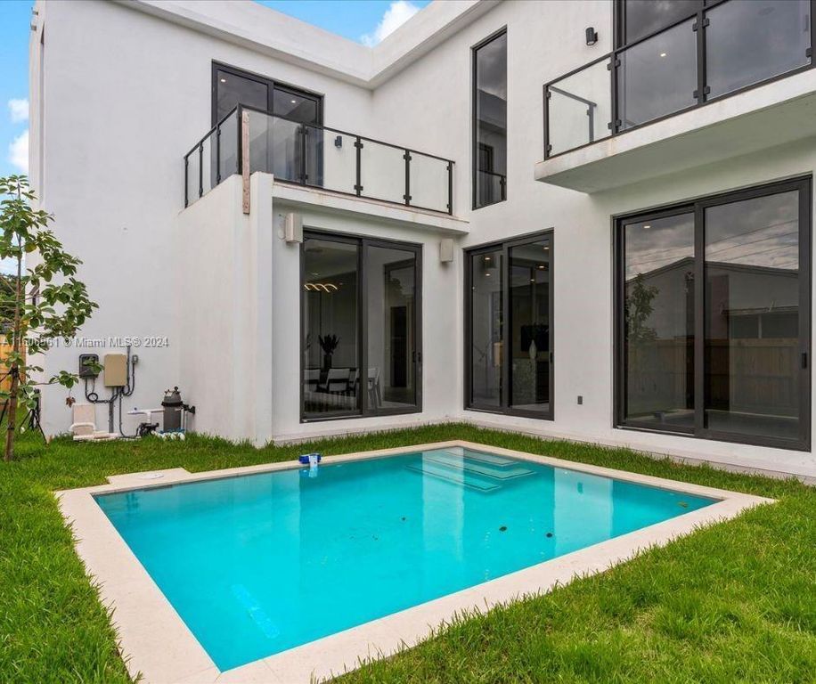 Property photo 3 of 50 <Alttext/>