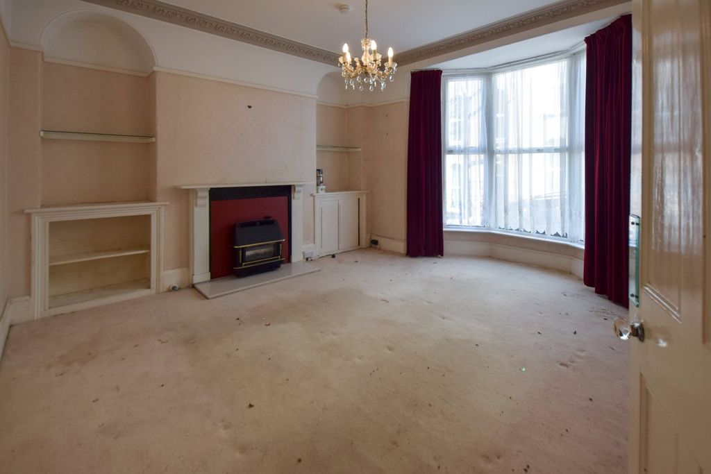 Property photo 3 of 26