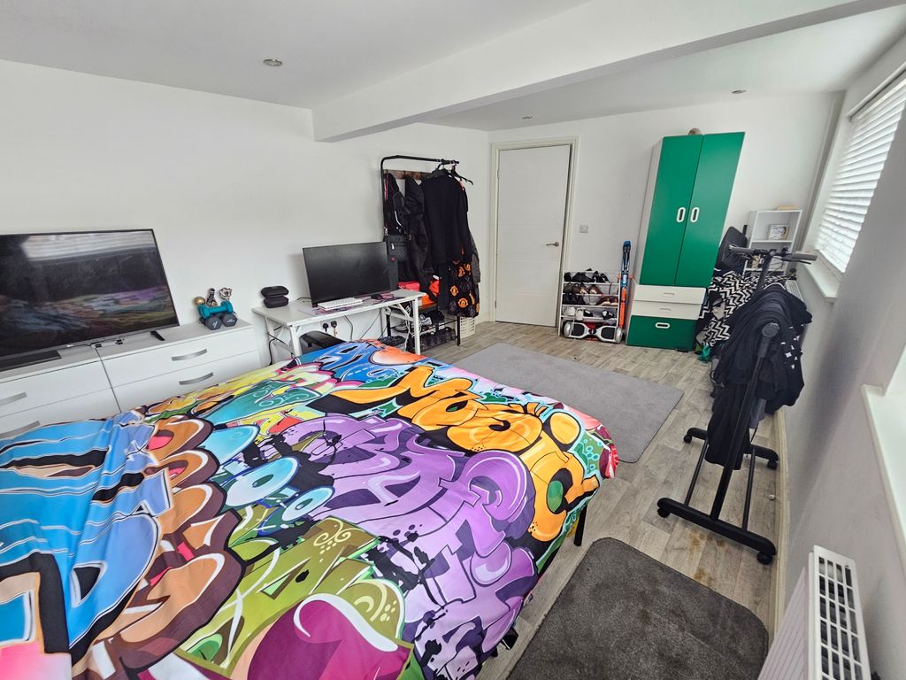 Property photo 2 of 40 20251008_125946