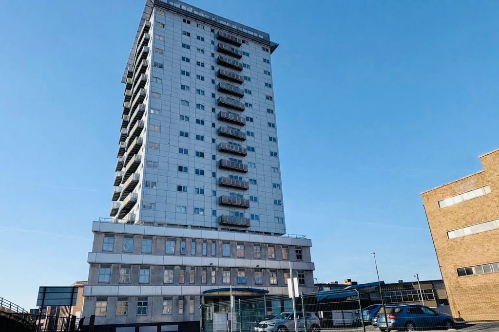 Property photo 2 of 11