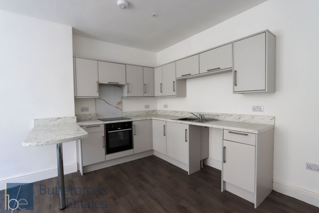Property photo 2 of 7 Kitchen