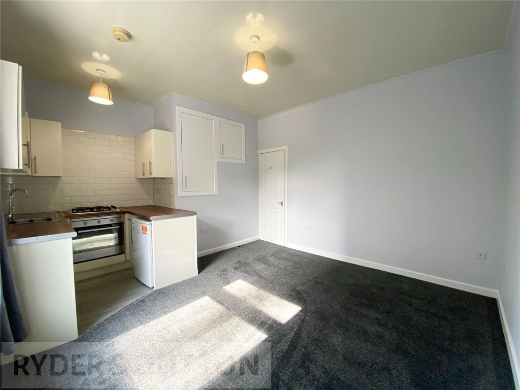 Property photo 3 of 9 Living Area