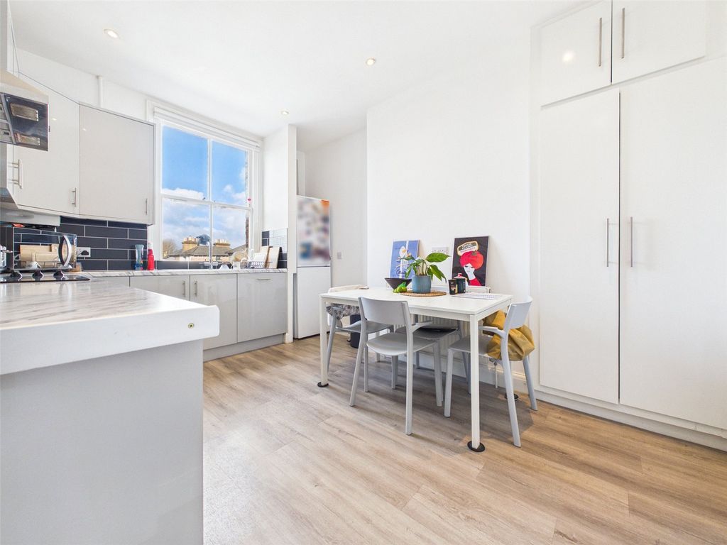 Property photo 3 of 7 Picture No. 15