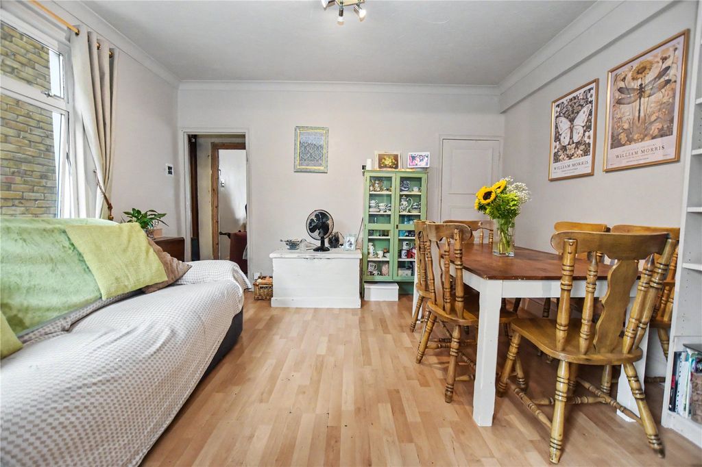 Property photo 2 of 13 Picture No. 24