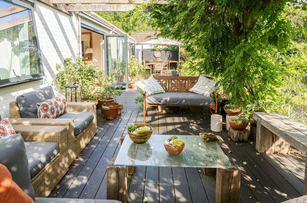 Property photo 1 of 25