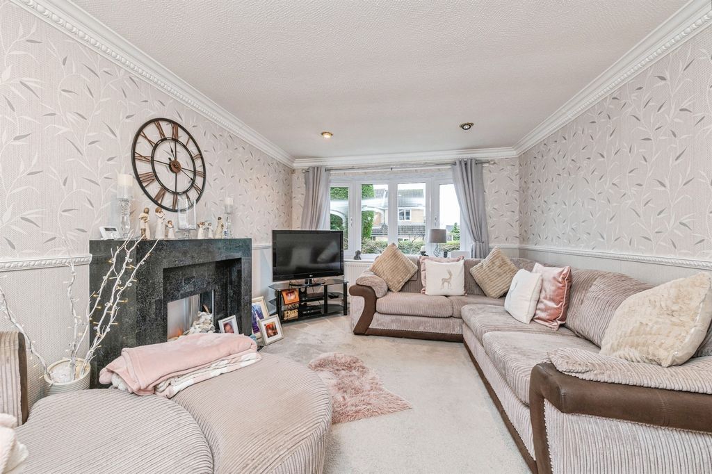 Property photo 3 of 16