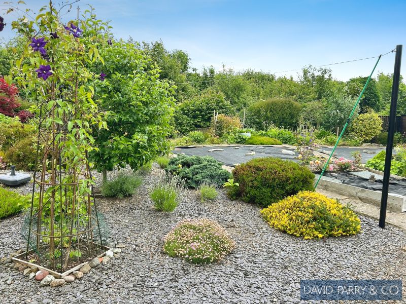 Property photo 2 of 15 3 Bedroom Detached Bungalow