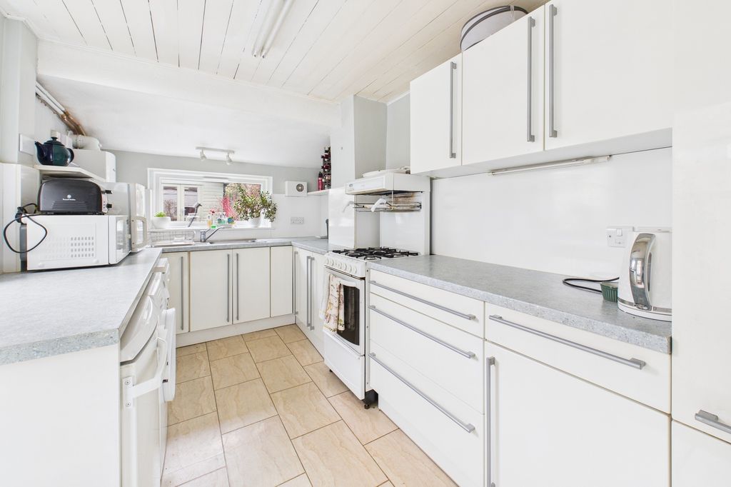 Property photo 2 of 22 Cam02545G0-Pr0547-Still002