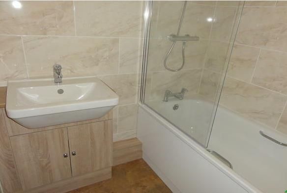 Property photo 2 of 8 Bathroom