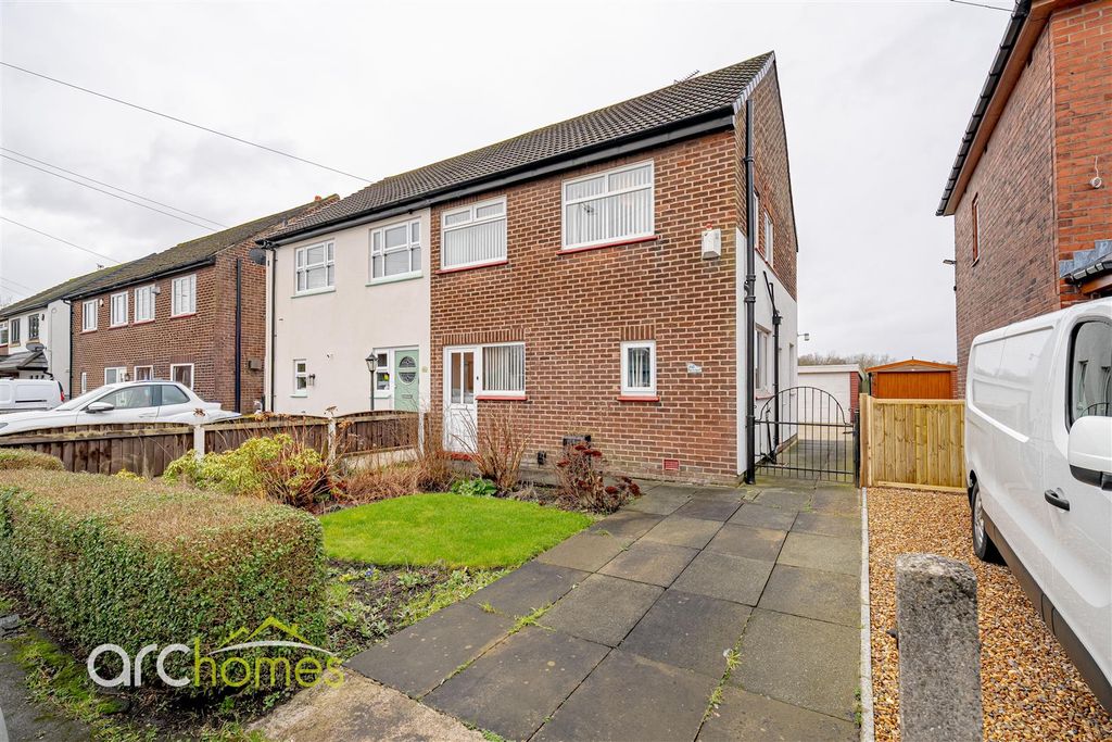 Property photo 1 of 33 Lovers-33.Jpg