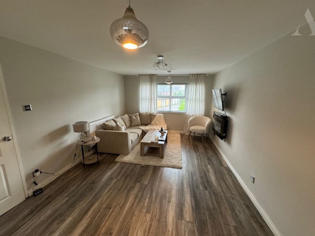 Property photo 2 of 6 Finches End Lounge