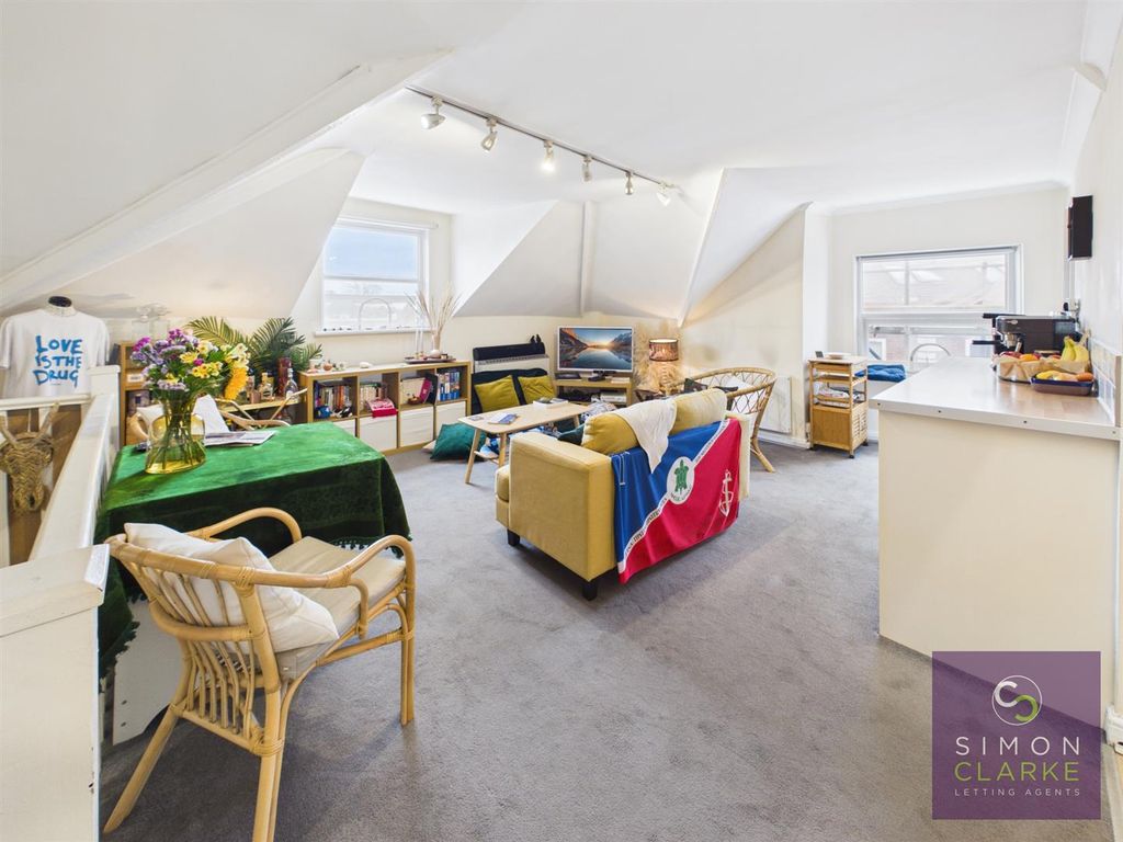 Property photo 1 of 7 Cam05425G0-Pr0112-Still005.Jpg