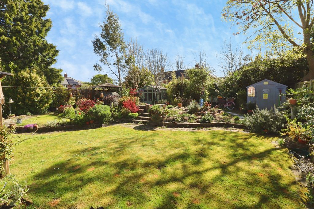 Property photo 2 of 21