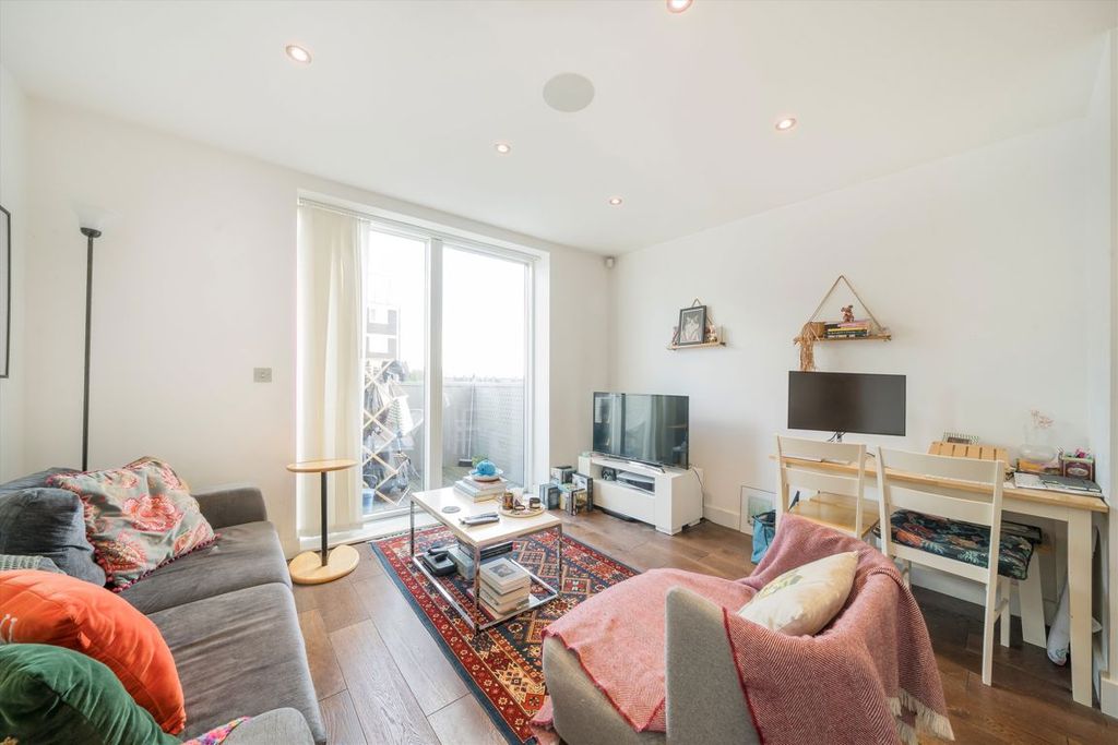 Property photo 2 of 9