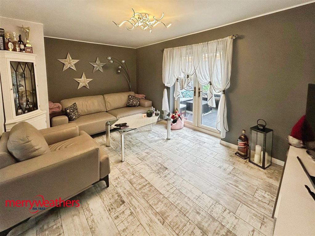 Property photo 3 of 12 Kitchen Diner Lounge