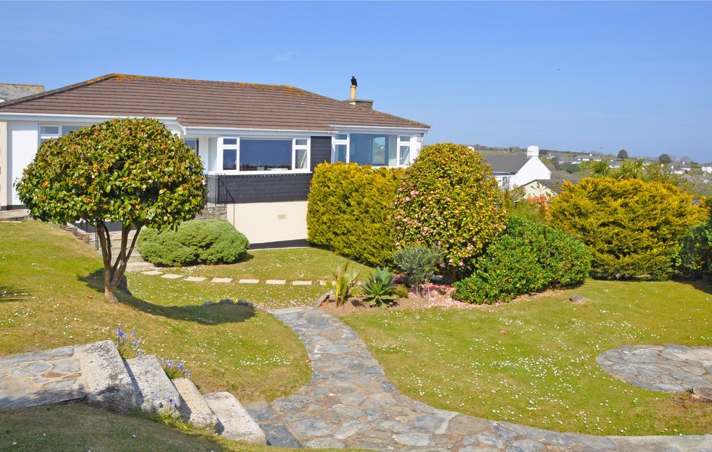 Property photo 2 of 17 3937387