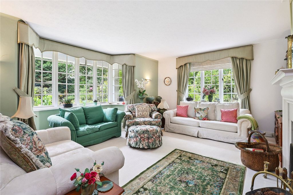 Property photo 3 of 19 Family Room