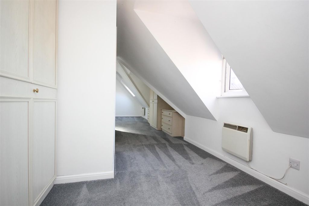 Additional image 10 of 3 bed flat for saleNN29, High Street, Irchester, Wellingborough