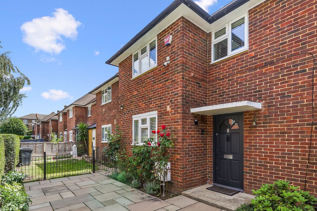 Property photo 2 of 20