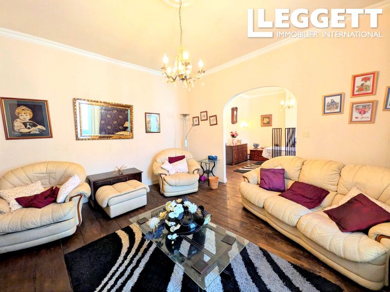 Property photo 2 of 10